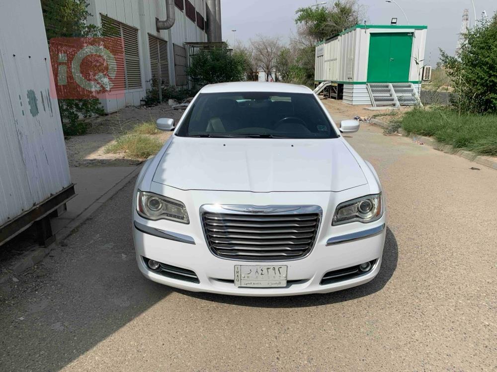 كرايسلر 300